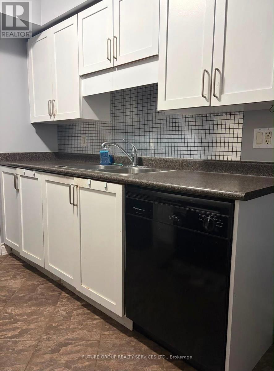 2 - 613 Dundas Street W, Mississauga, Ontario  L5B 0B5 - Photo 3 - W13631310