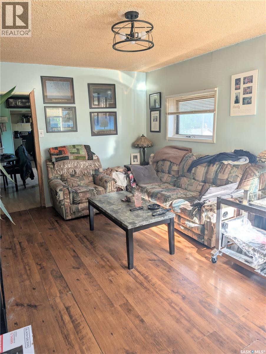 309 6th Avenue Nw, Swift Current, Saskatchewan S9H 0X9 - Photo 3 - SK044323