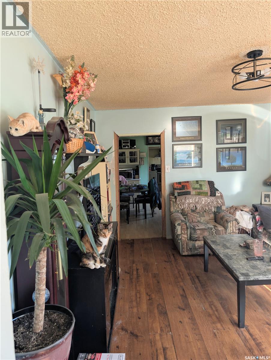 309 6th Avenue Nw, Swift Current, Saskatchewan S9H 0X9 - Photo 4 - SK044323