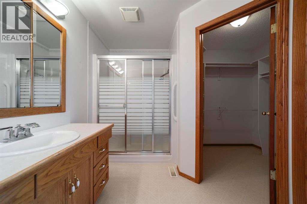 3806 50 Street, Camrose, Alberta  T4V 4B8 - Photo 23 - A2333747