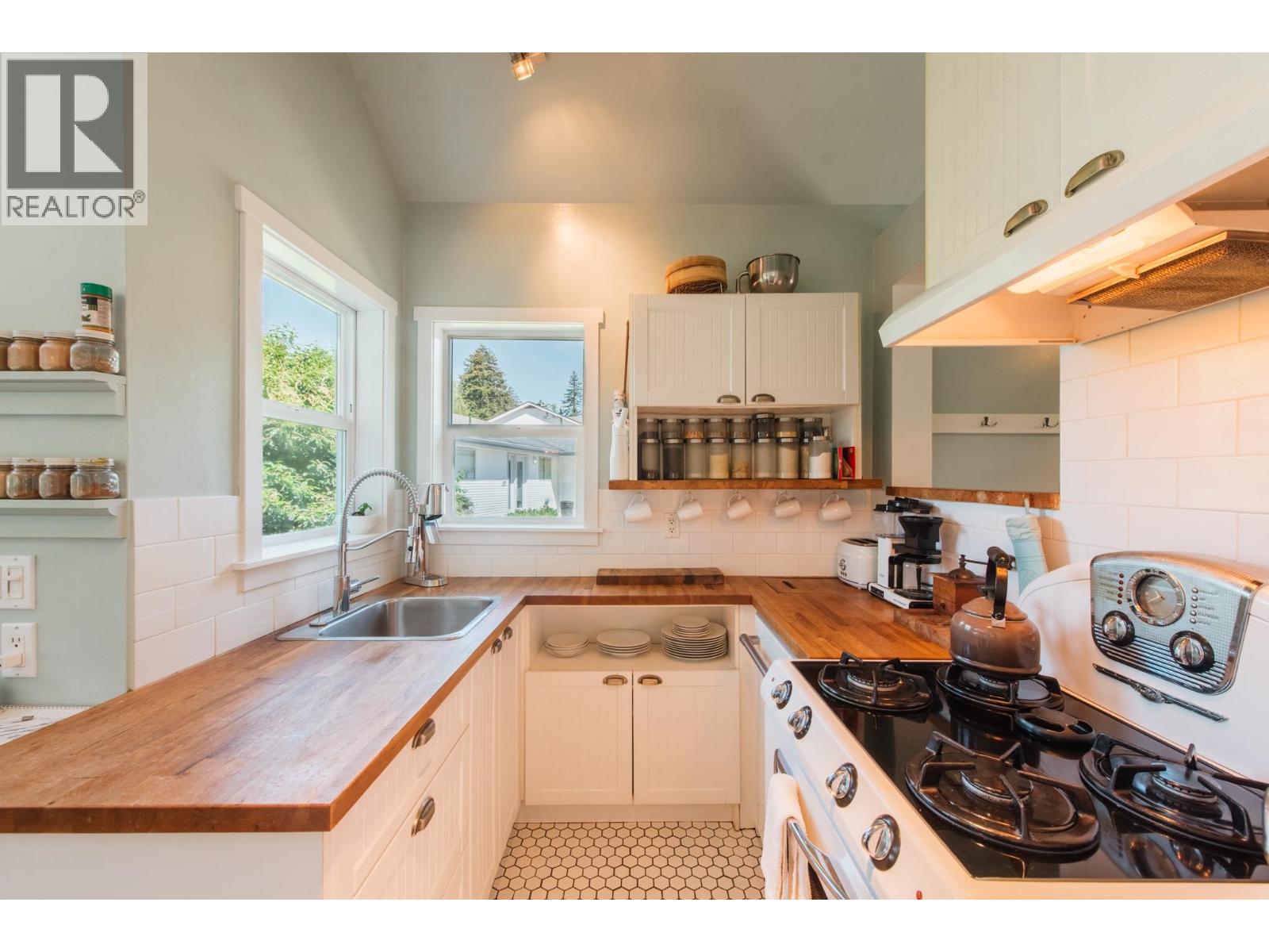 4981 Geer Road, Sechelt, British Columbia  V7Z 0B9 - Photo 5 - R3126744