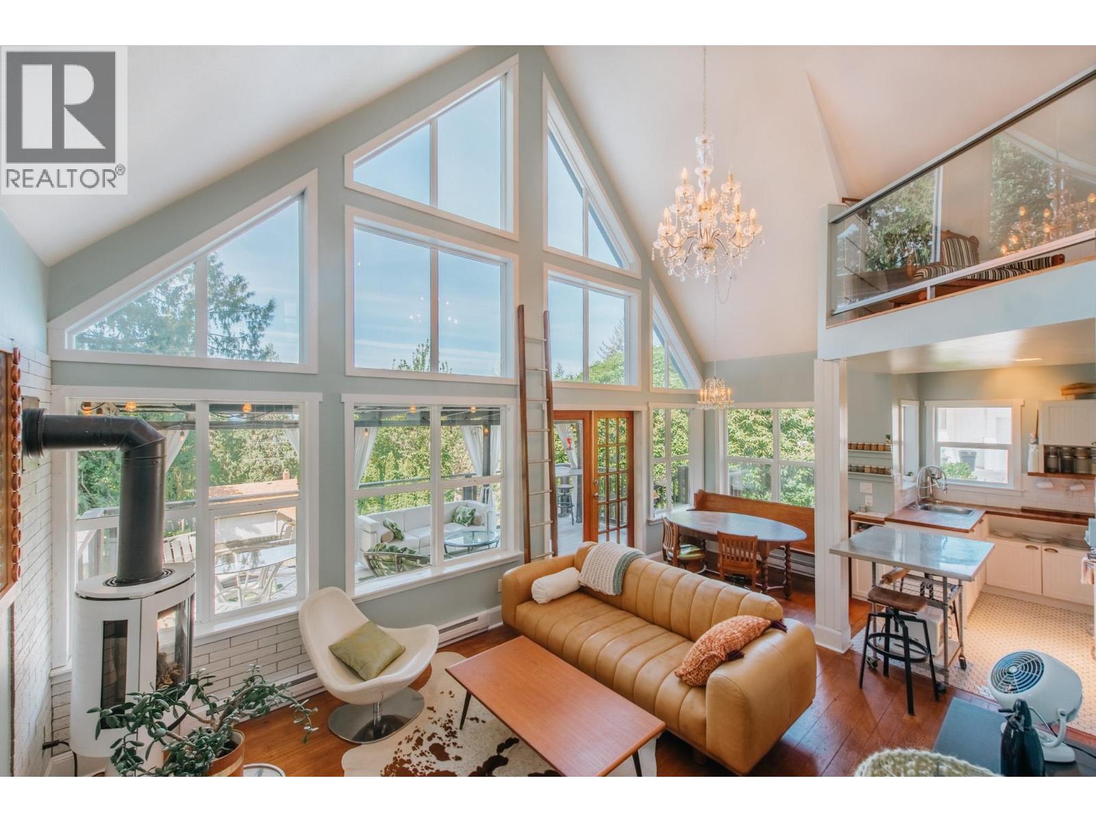 4981 Geer Road, Sechelt, British Columbia  V7Z 0B9 - Photo 2 - R3126744