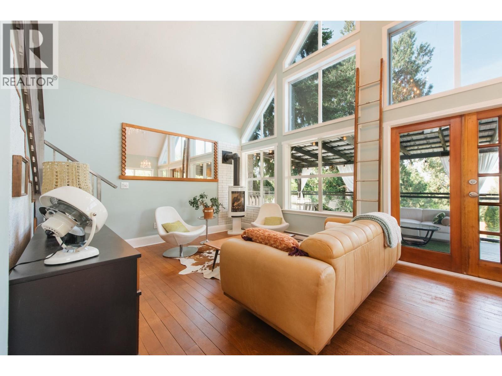 4981 GEER ROAD, Sechelt, British Columbia