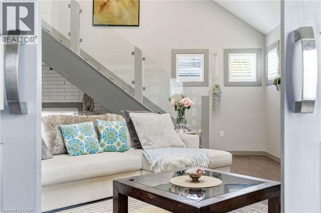 10 Rockhaven Lane, Waterdown, Ontario  L8B 0H7 - Photo 6 - 40829235