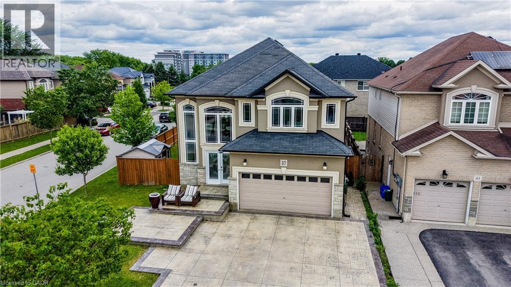 37 DAVINCI Boulevard, Hamilton, Ontario