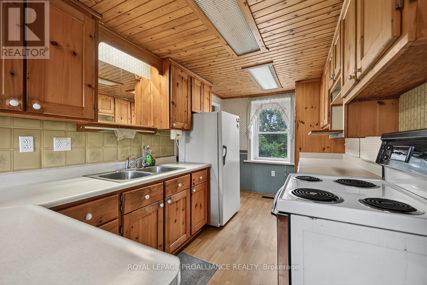 11836 Rocksprings Road, Elizabethtown-Kitley, Ontario  K0G 1R0 - Photo 10 - X13632234