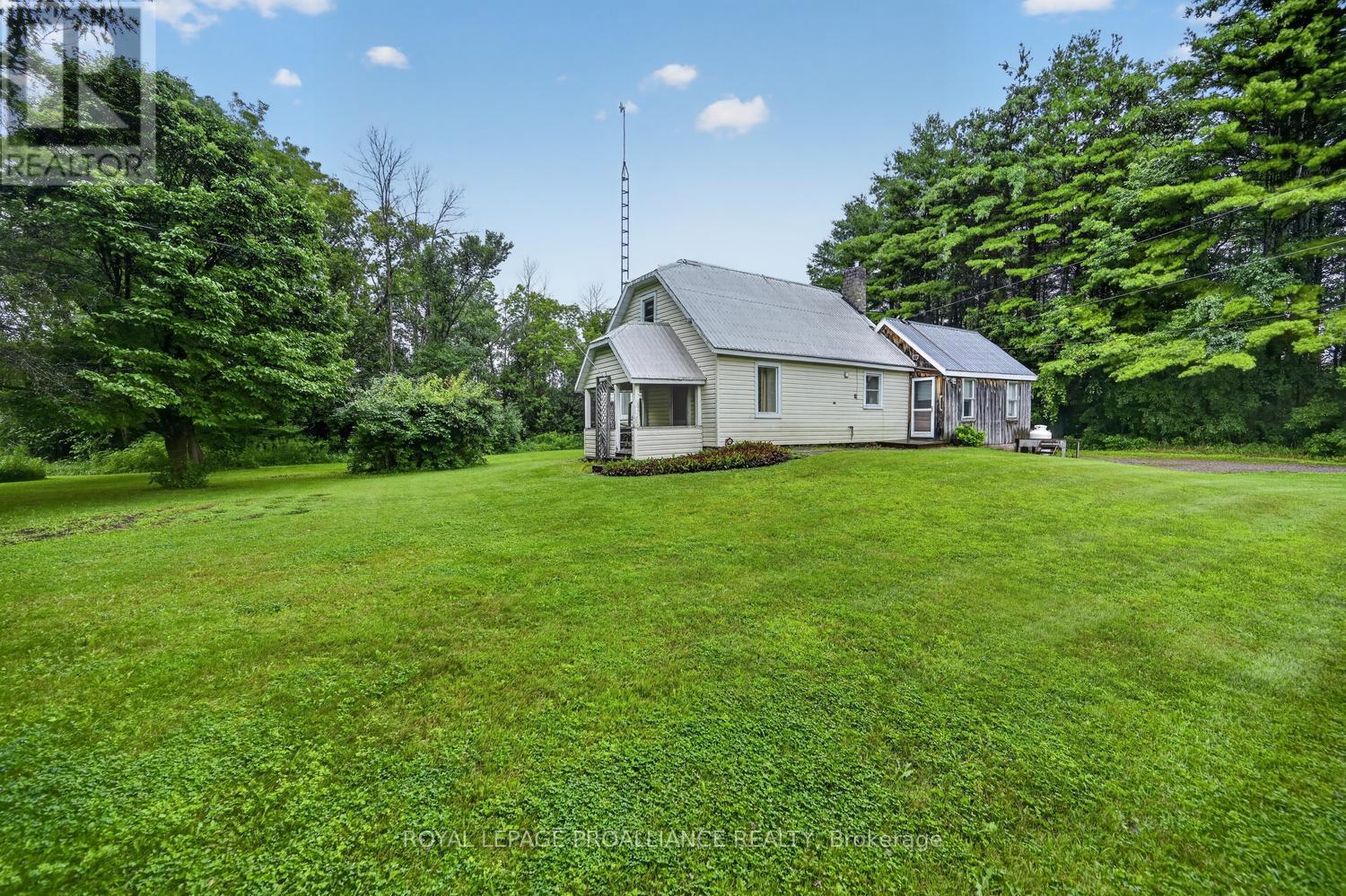 11836 Rocksprings Road, Elizabethtown-Kitley, Ontario  K0G 1R0 - Photo 2 - X13632234