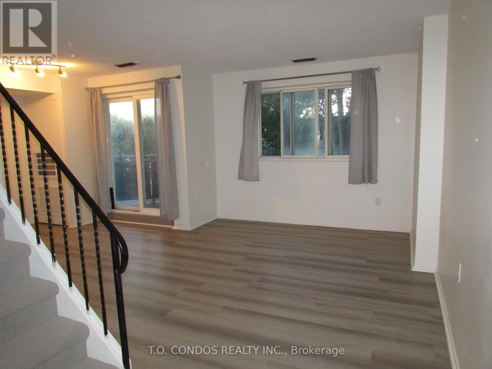 213 - 2001 Bonnymede Drive, Mississauga, Ontario  L5J 4H8 - Photo 5 - W13632226