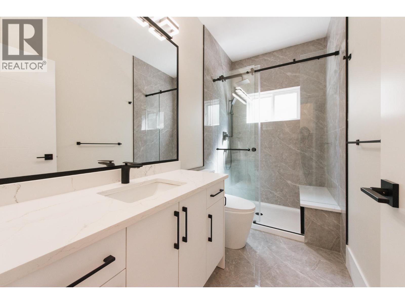 5962-5964 Barnacle Street, Sechelt, British Columbia  V7Z 0V4 - Photo 21 - R3133057