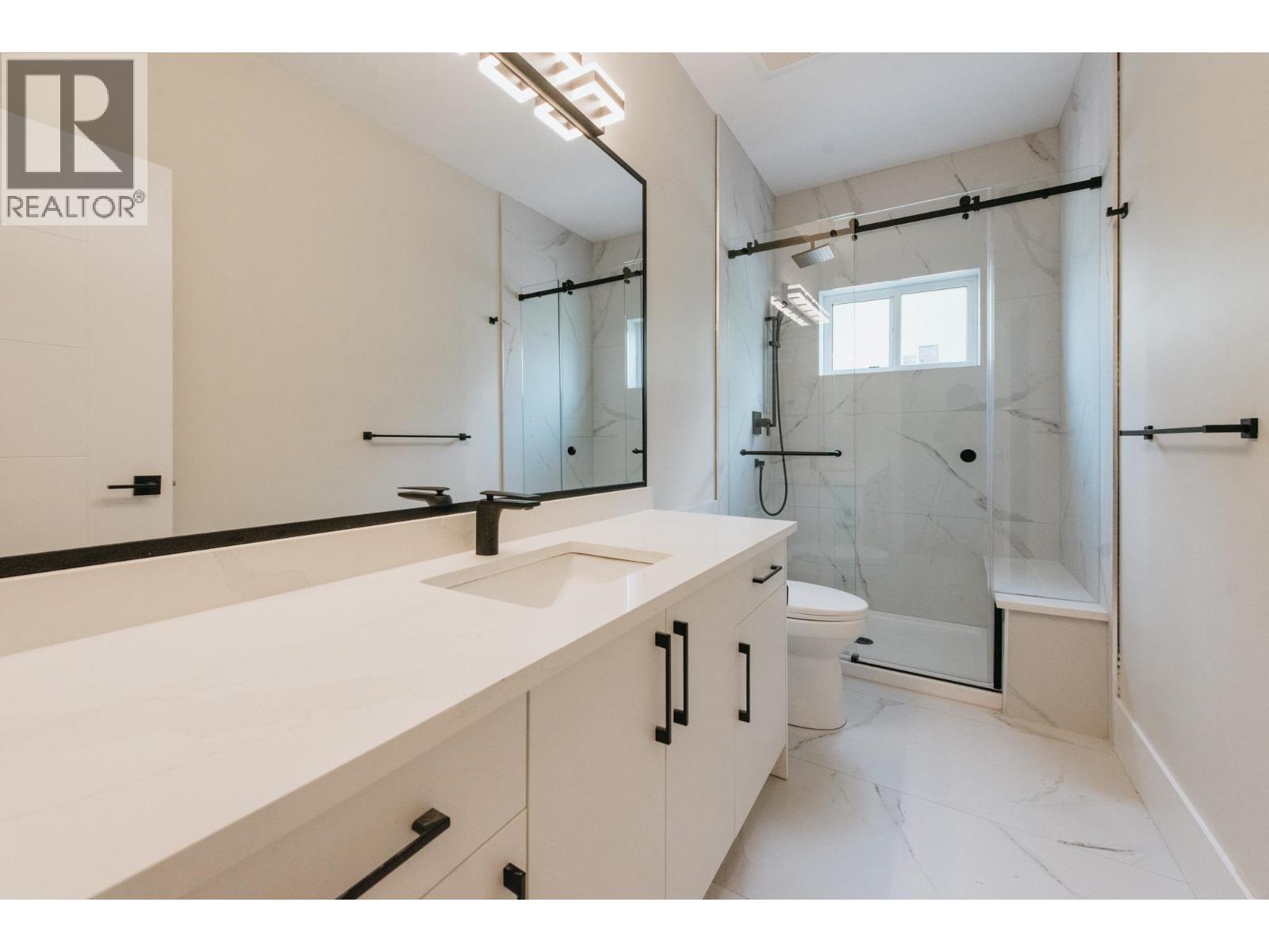 5962-5964 Barnacle Street, Sechelt, British Columbia  V7Z 0V4 - Photo 36 - R3133057