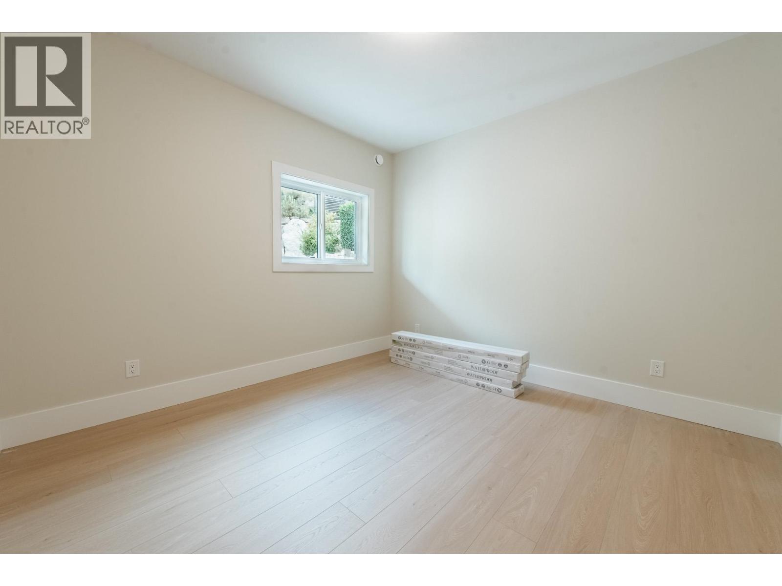 5962-5964 Barnacle Street, Sechelt, British Columbia  V7Z 0V4 - Photo 34 - R3133057