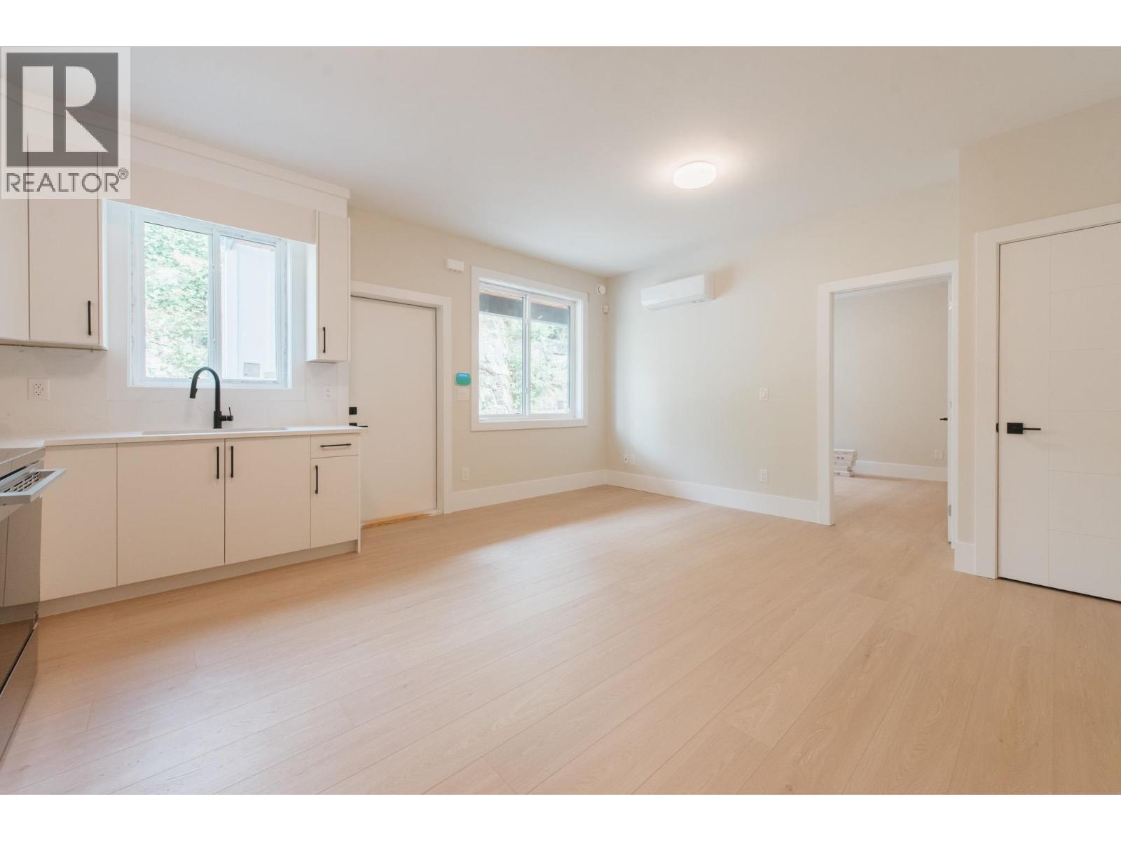 5962-5964 Barnacle Street, Sechelt, British Columbia  V7Z 0V4 - Photo 30 - R3133057