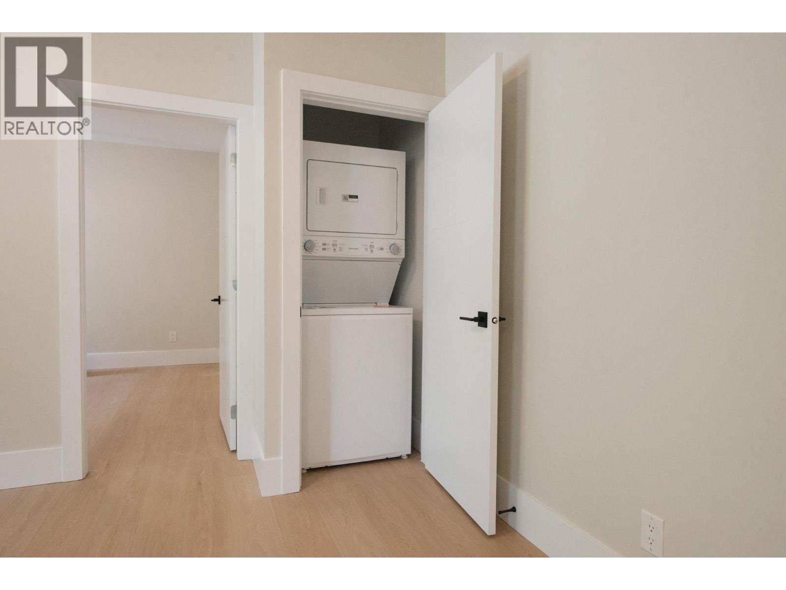 5962-5964 Barnacle Street, Sechelt, British Columbia  V7Z 0V4 - Photo 35 - R3133057
