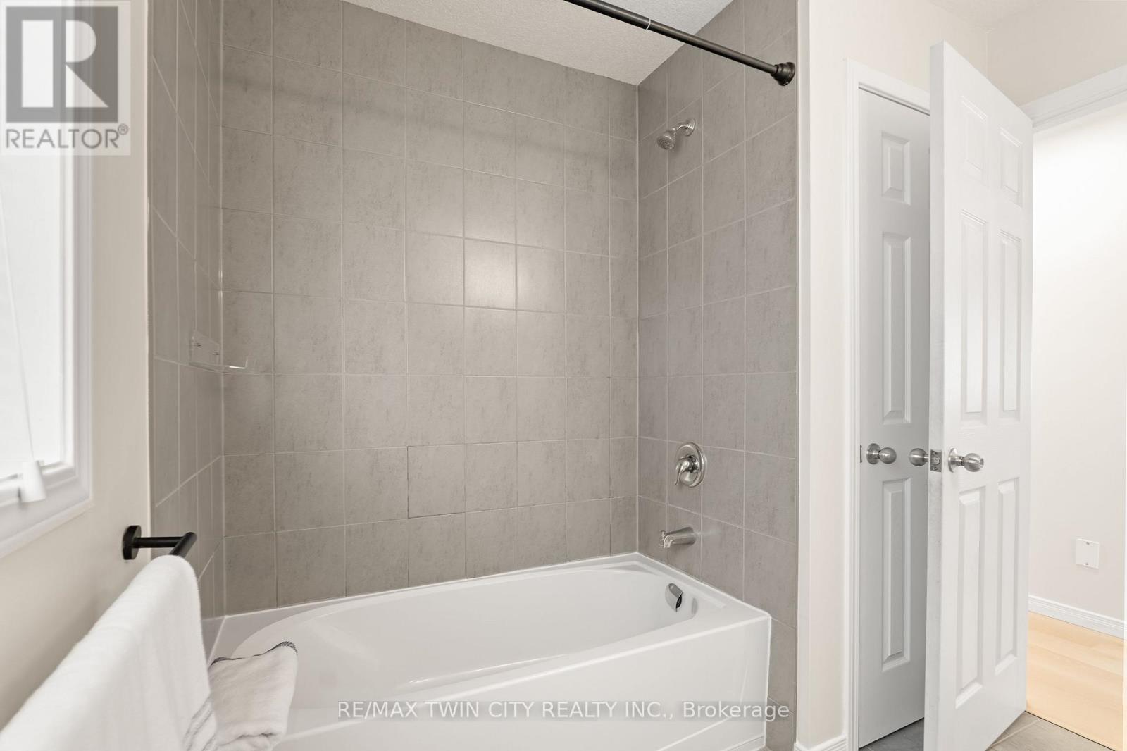 680 Blair Creek Drive, Kitchener, Ontario  N2P 0E7 - Photo 36 - X13632222