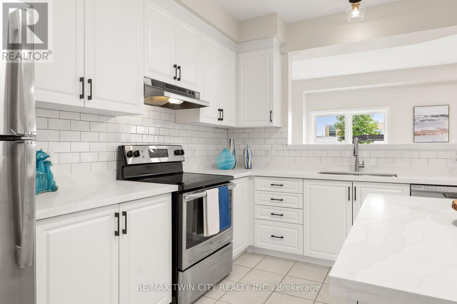 680 Blair Creek Drive, Kitchener, Ontario  N2P 0E7 - Photo 8 - X13632222