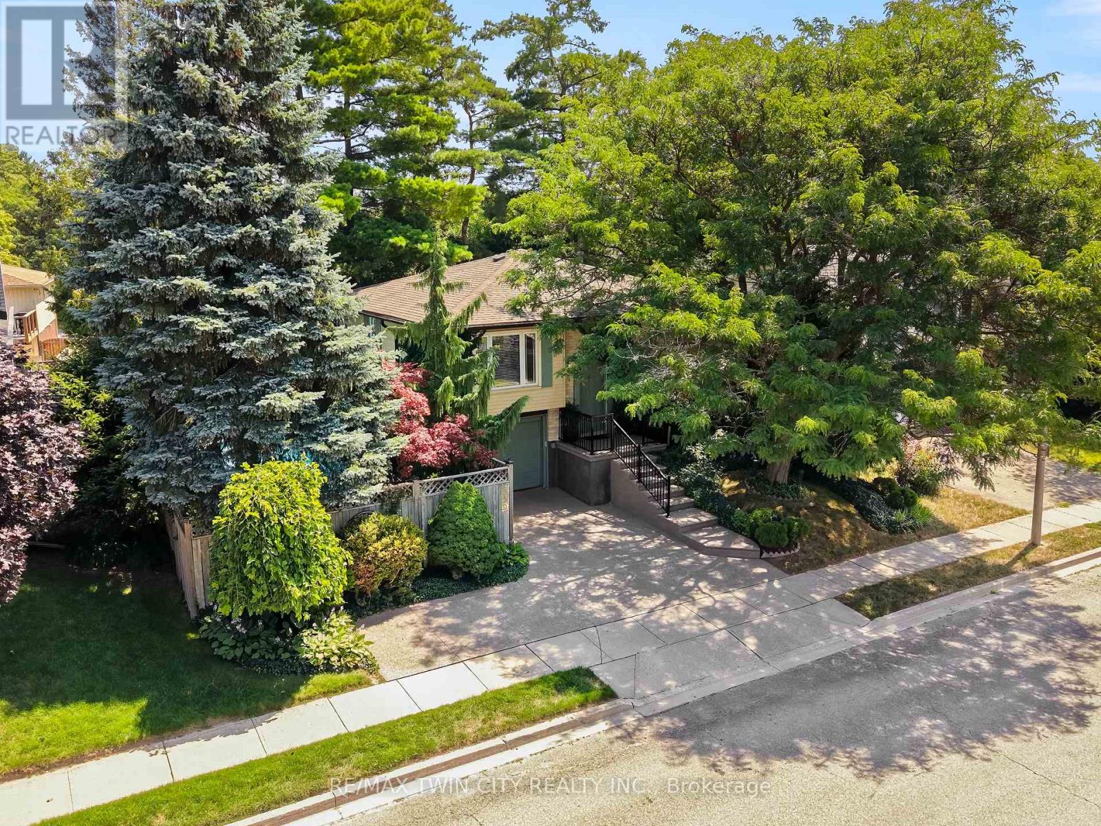 559 Halberstadt Circle, Cambridge, Ontario  N3H 5J5 - Photo 5 - X13632228
