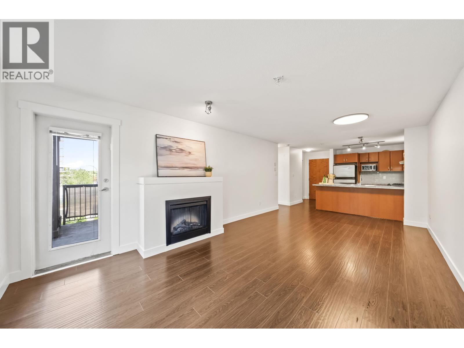 216 4728 Dawson Street, Burnaby, British Columbia  V5C 0A9 - Photo 2 - R3146549
