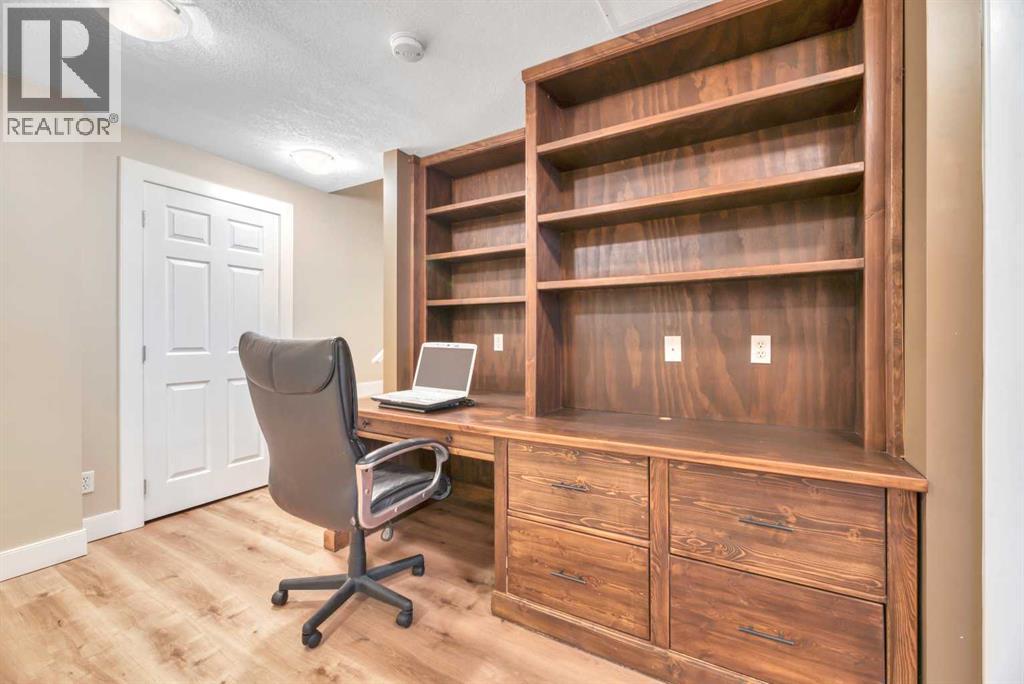 666 Evermeadow Road Sw, Calgary, Alberta  T2Y 4W7 - Photo 30 - A2325863