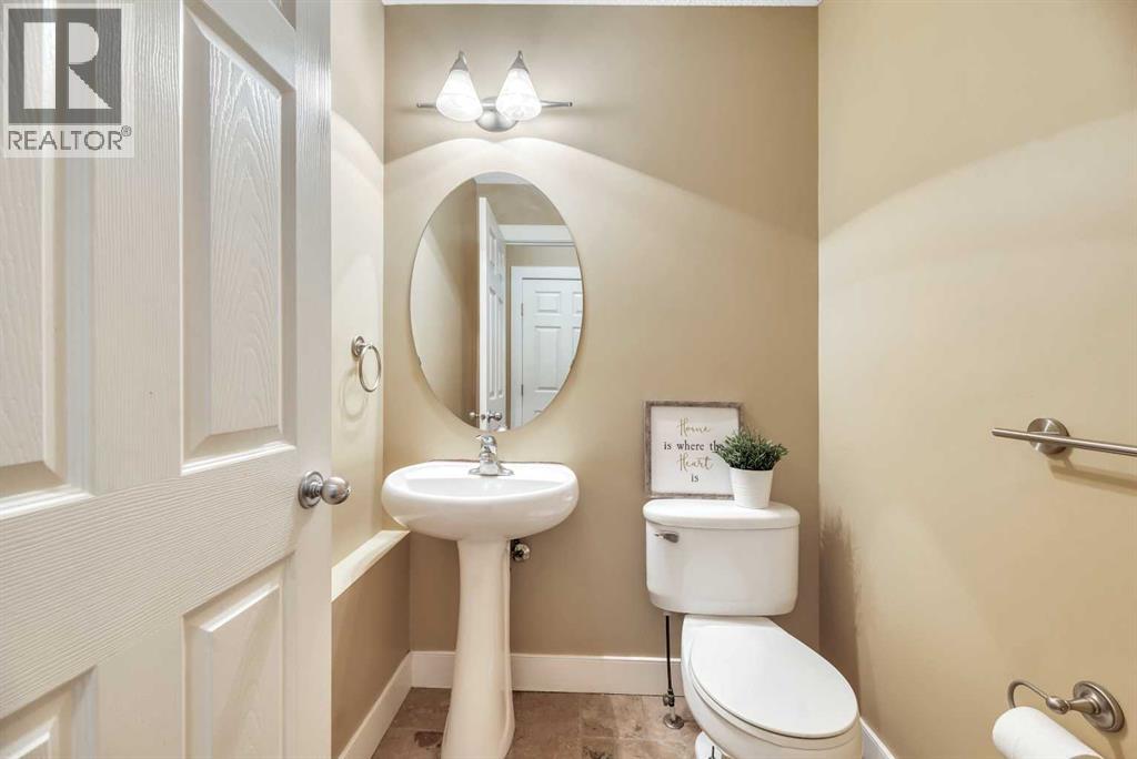 666 Evermeadow Road Sw, Calgary, Alberta  T2Y 4W7 - Photo 21 - A2325863