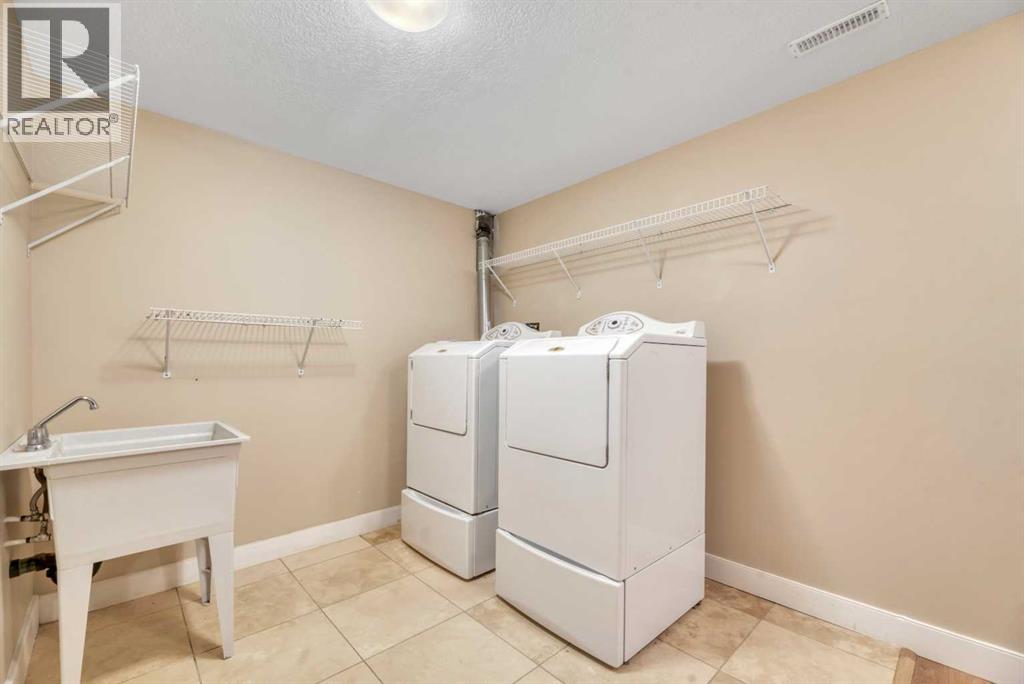 666 Evermeadow Road Sw, Calgary, Alberta  T2Y 4W7 - Photo 35 - A2325863
