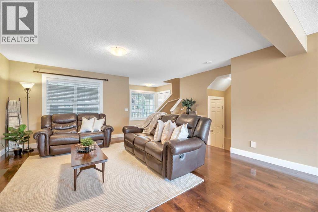 666 Evermeadow Road Sw, Calgary, Alberta  T2Y 4W7 - Photo 11 - A2325863