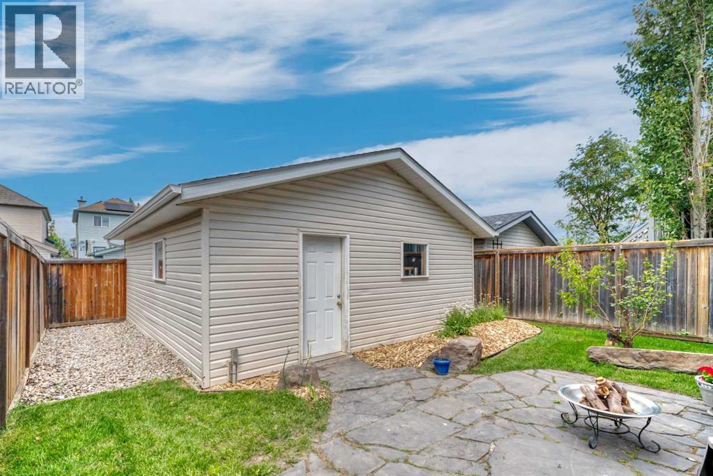 666 Evermeadow Road Sw, Calgary, Alberta  T2Y 4W7 - Photo 38 - A2325863