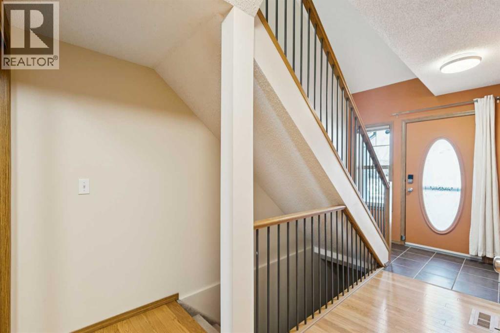 39 Country Village Circle NE, Calgary, Alberta  T3K 5X3 - Photo 3 - A2298940