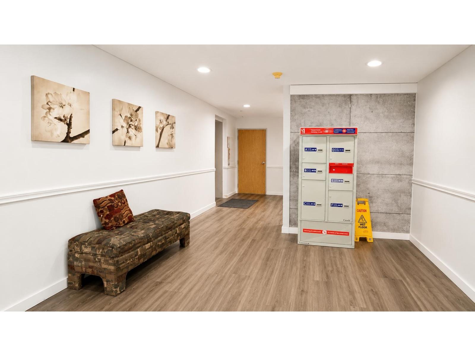 313 10644 151a Street, Surrey, British Columbia  V3R 8R3 - Photo 3 - R3151034