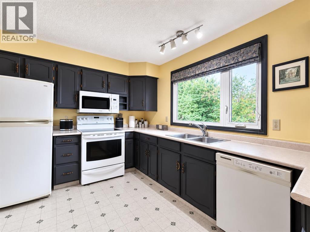 3135 60 Street NE, Calgary, Alberta  T1Y 2R2 - Photo 4 - A2327444