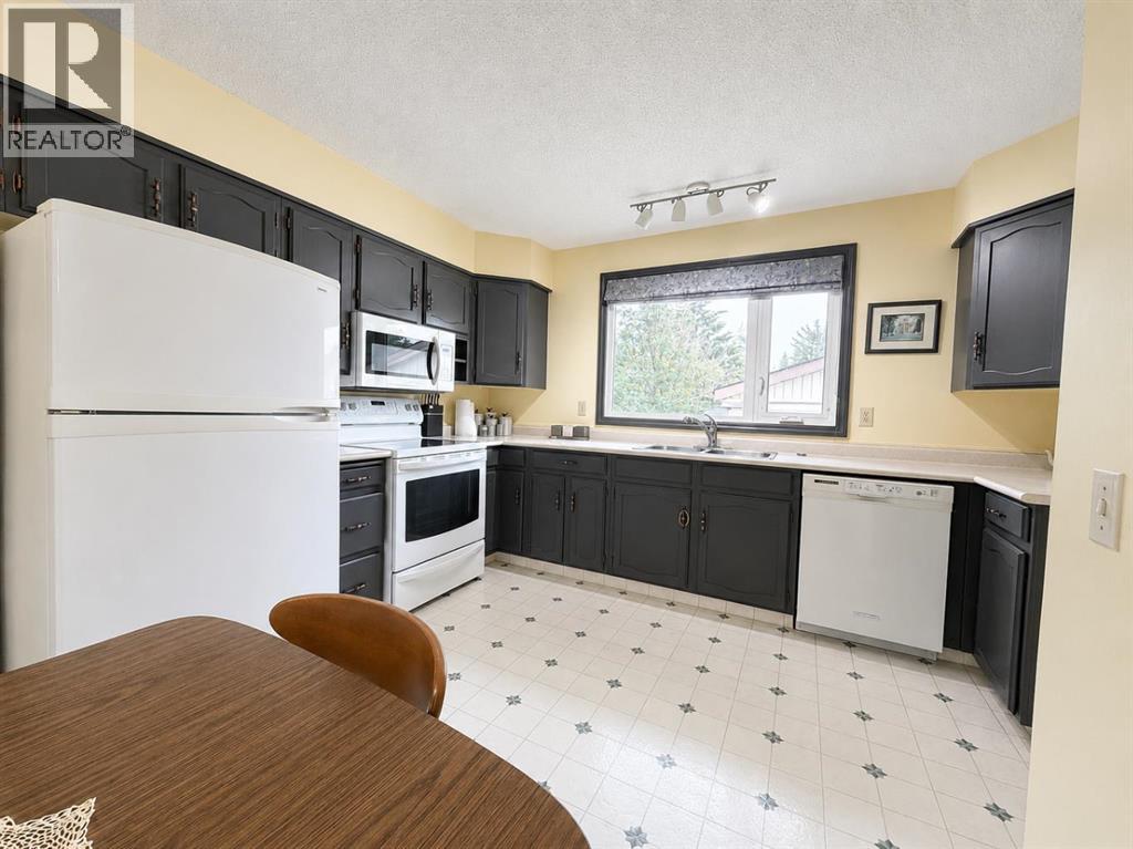 3135 60 Street NE, Calgary, Alberta  T1Y 2R2 - Photo 5 - A2327444