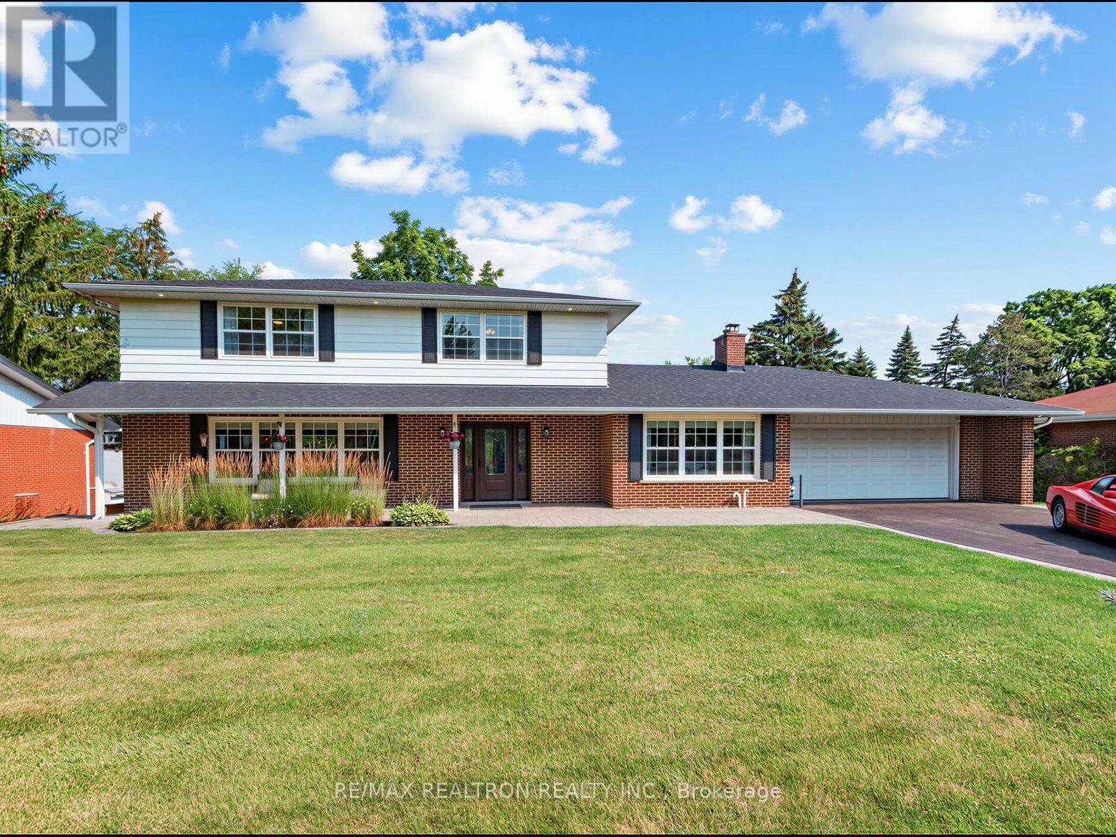 71 Fletcher Street, Bradford West Gwillimbury, Ontario  L3Z 1M1 - Photo 2 - N13632294