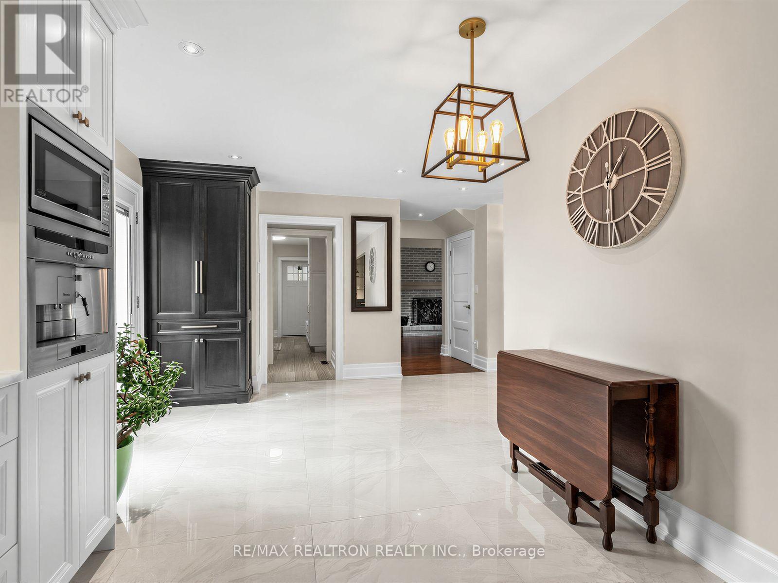 71 Fletcher Street, Bradford West Gwillimbury, Ontario  L3Z 1M1 - Photo 6 - N13632294