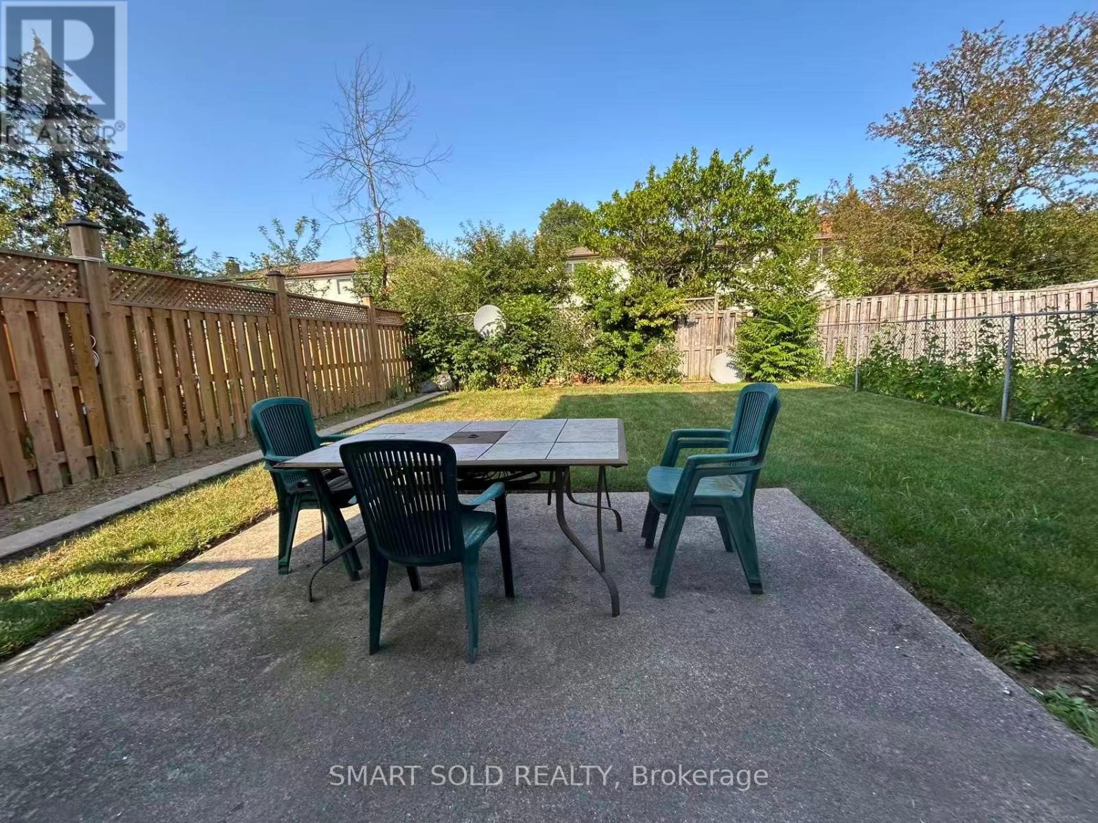 Main + Upper - 31 Silas Hill Drive, Toronto, Ontario  M2J 2X8 - Photo 12 - C13630628