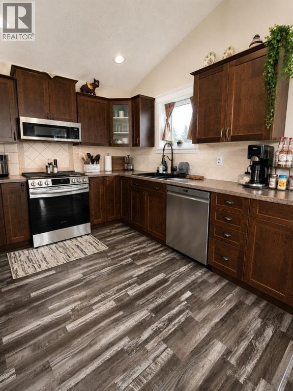 66 Cedar Heights, Whitecourt, Alberta  T7S 0A4 - Photo 7 - A2333784
