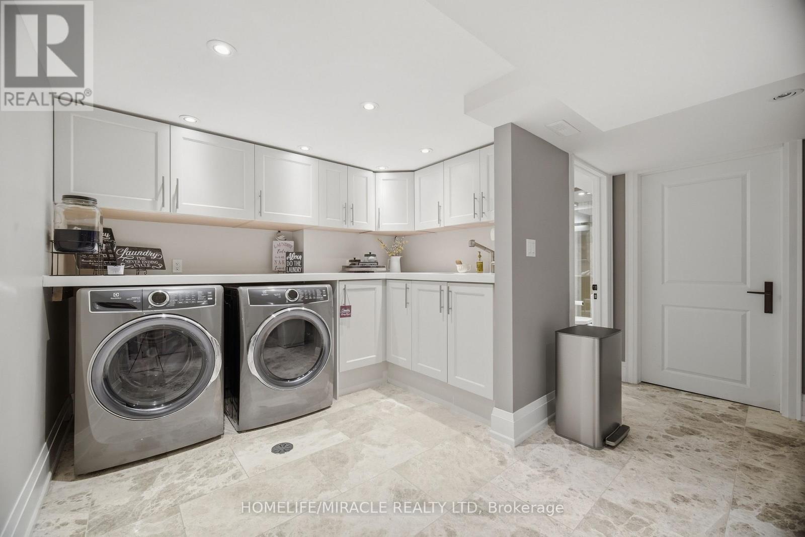 2152 Manor Hill Drive, Mississauga, Ontario  L5M 5H9 - Photo 44 - W13631230
