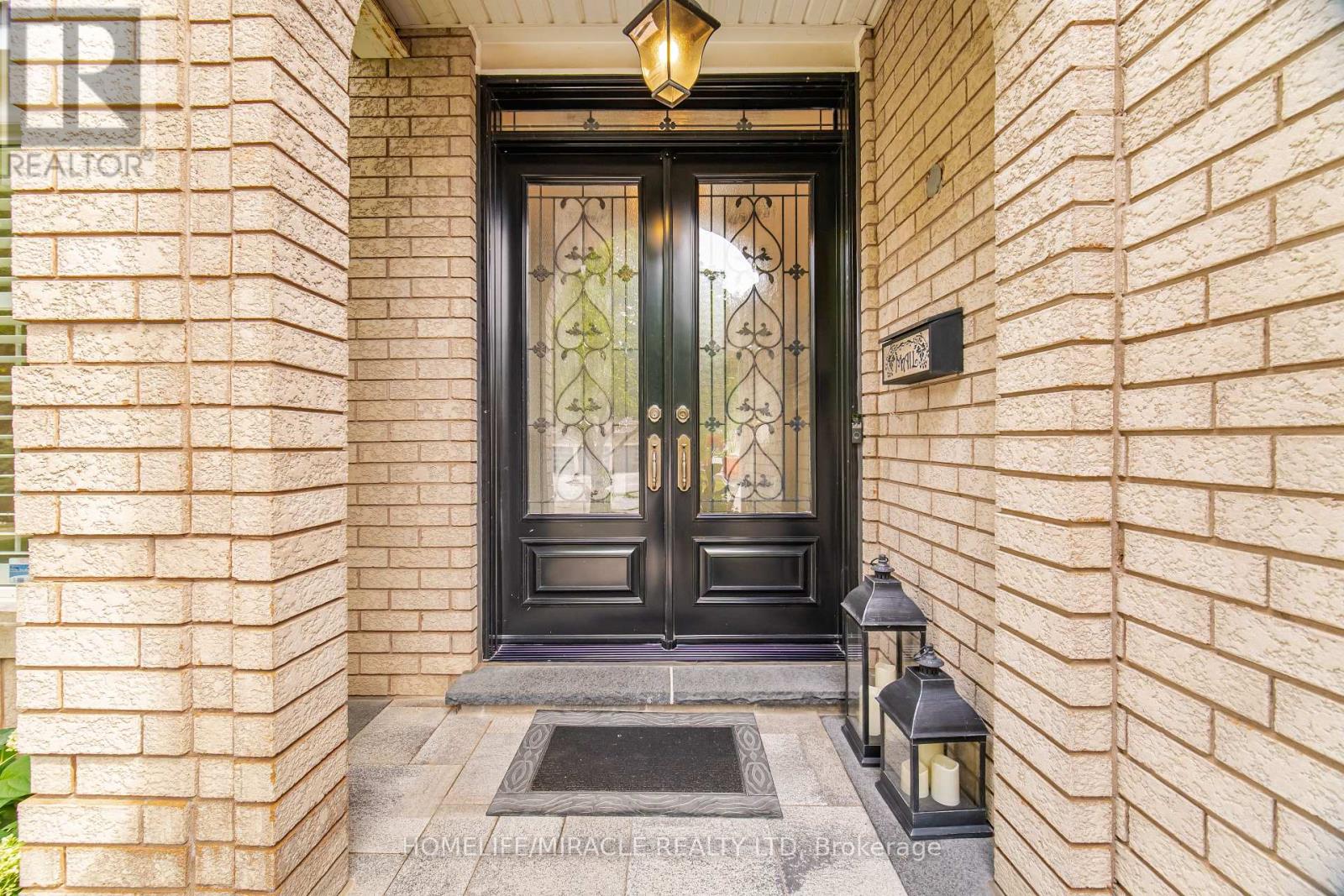 2152 Manor Hill Drive, Mississauga, Ontario  L5M 5H9 - Photo 6 - W13631230