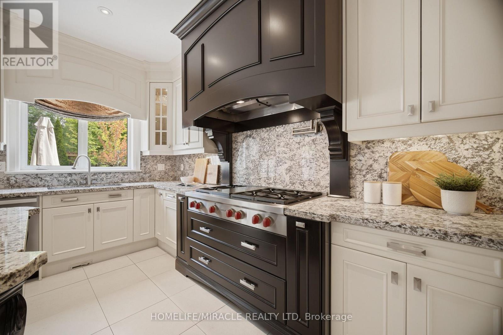 2152 Manor Hill Drive, Mississauga, Ontario  L5M 5H9 - Photo 14 - W13631230