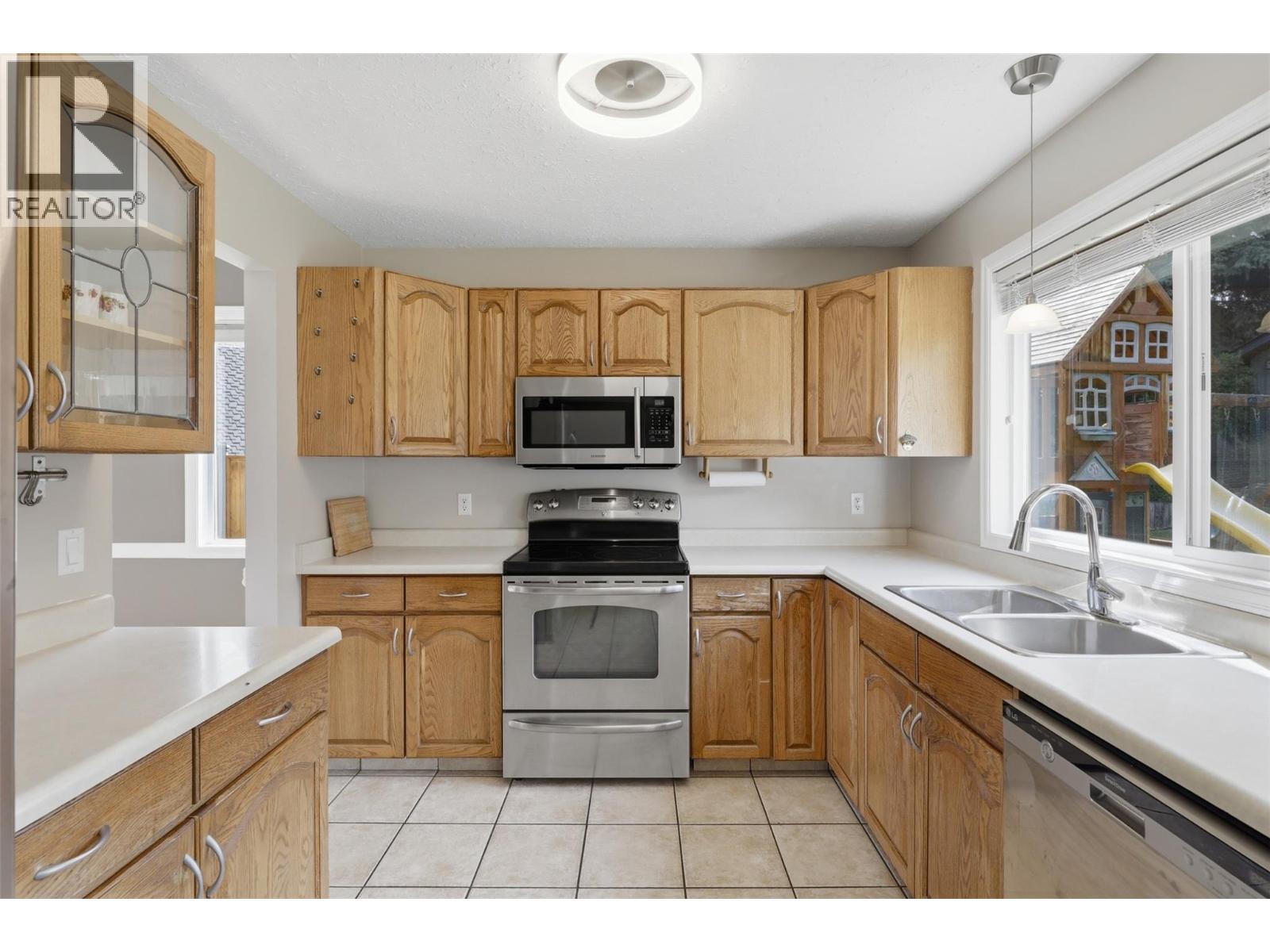862 Greybriar Court, Kamloops, British Columbia  V1S 1K5 - Photo 13 - 10396561