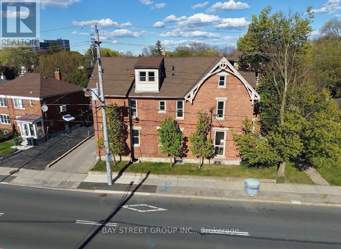 9 - 1311 PAPE AVENUE N, Toronto, Ontario