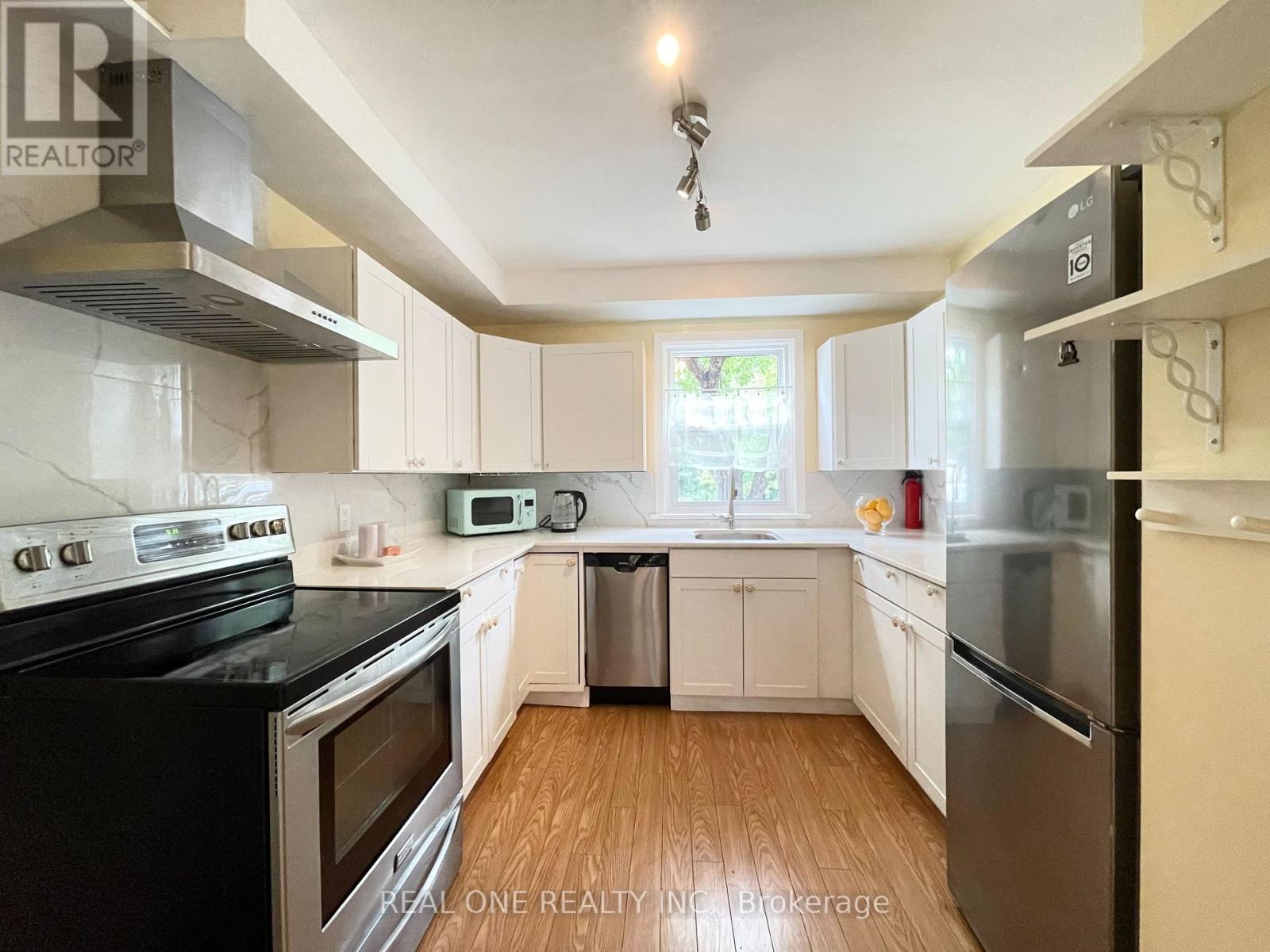 290 Westcourt Place, Waterloo, Ontario  N2L 2R7 - Photo 11 - X13632356