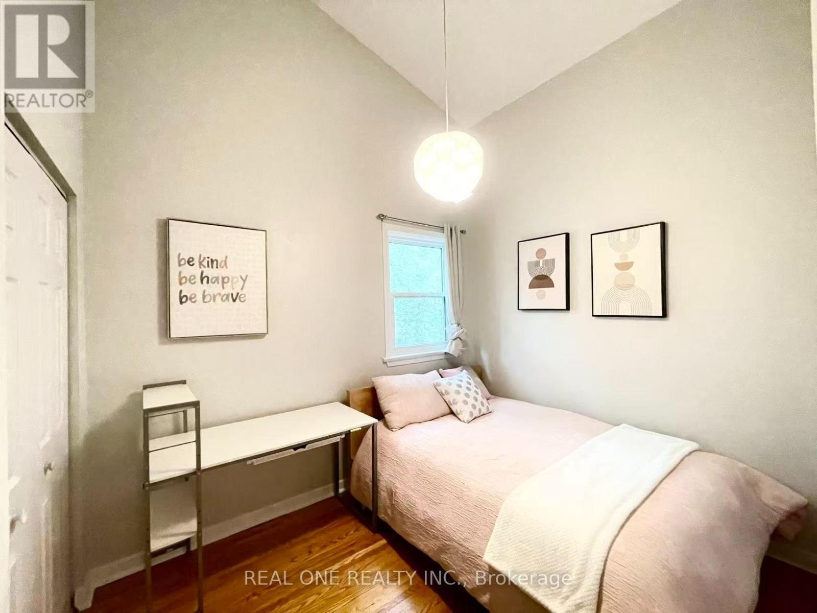 290 Westcourt Place, Waterloo, Ontario  N2L 2R7 - Photo 25 - X13632356