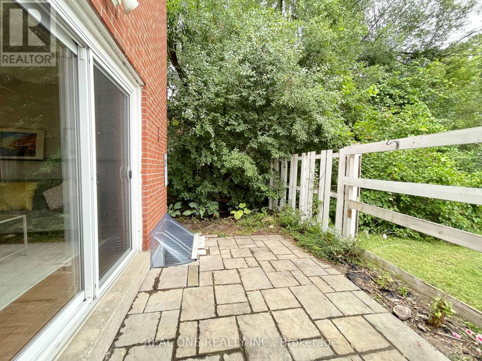290 Westcourt Place, Waterloo, Ontario  N2L 2R7 - Photo 32 - X13632356