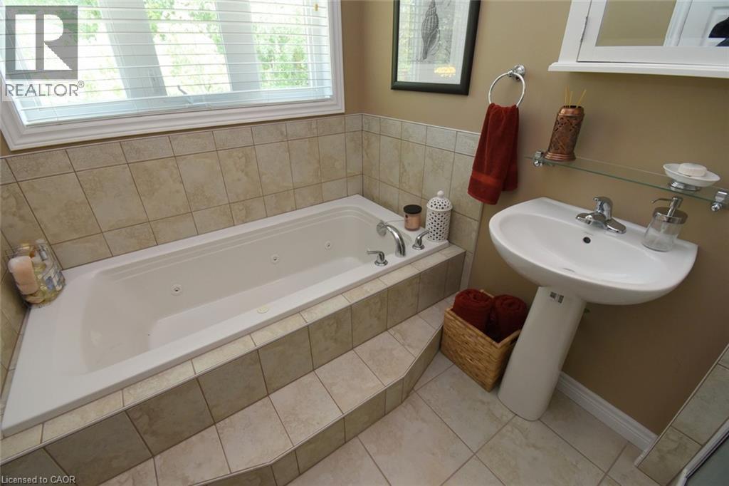 71 Naomi Court, Ancaster, Ontario  L9G 5E4 - Photo 23 - 40850790