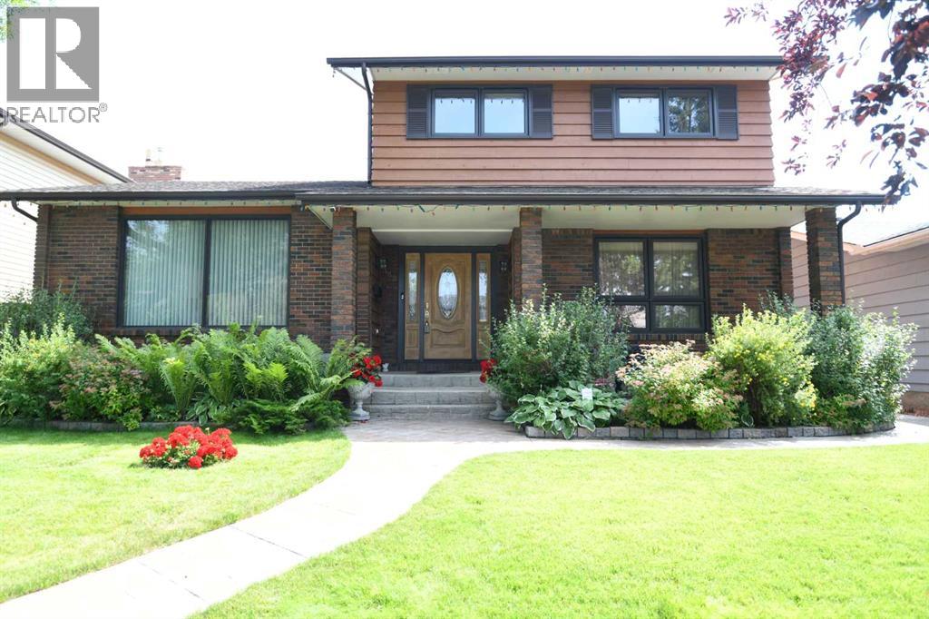 168 Templewood Drive NE, Calgary, Alberta  T1Y 4G8 - Photo 2 - A2334392