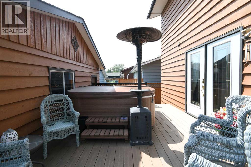 168 Templewood Drive NE, Calgary, Alberta  T1Y 4G8 - Photo 9 - A2334392