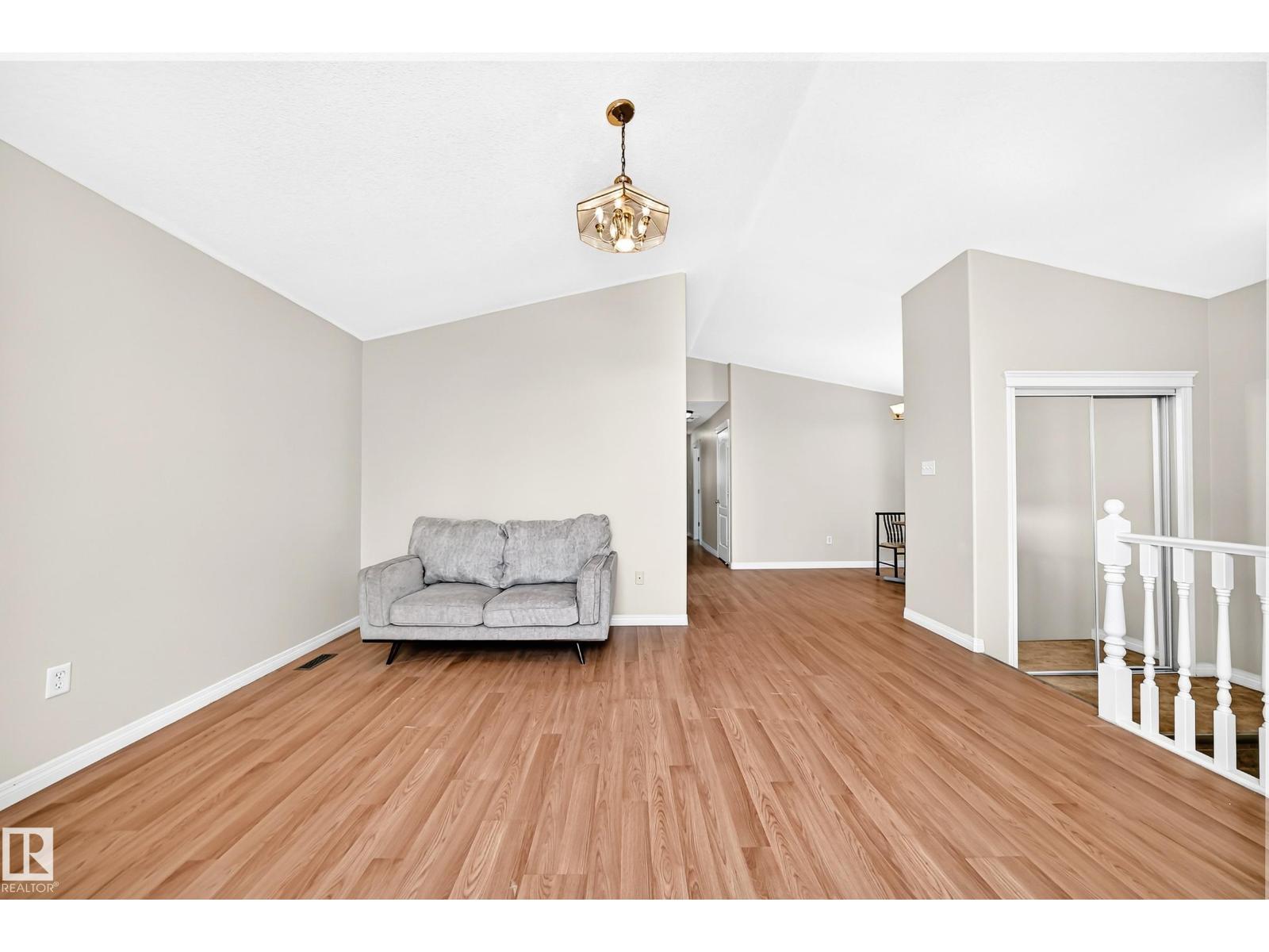 9518 106 Av Nw, Edmonton, Alberta  T5H 0N2 - Photo 10 - E4501957