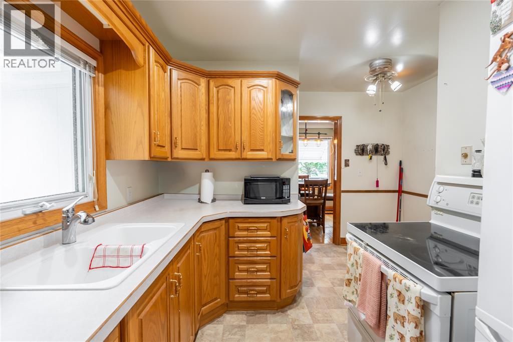 416 Ignatiefna Street, Petrolia, Ontario  N0N 1R0 - Photo 11 - 26018354