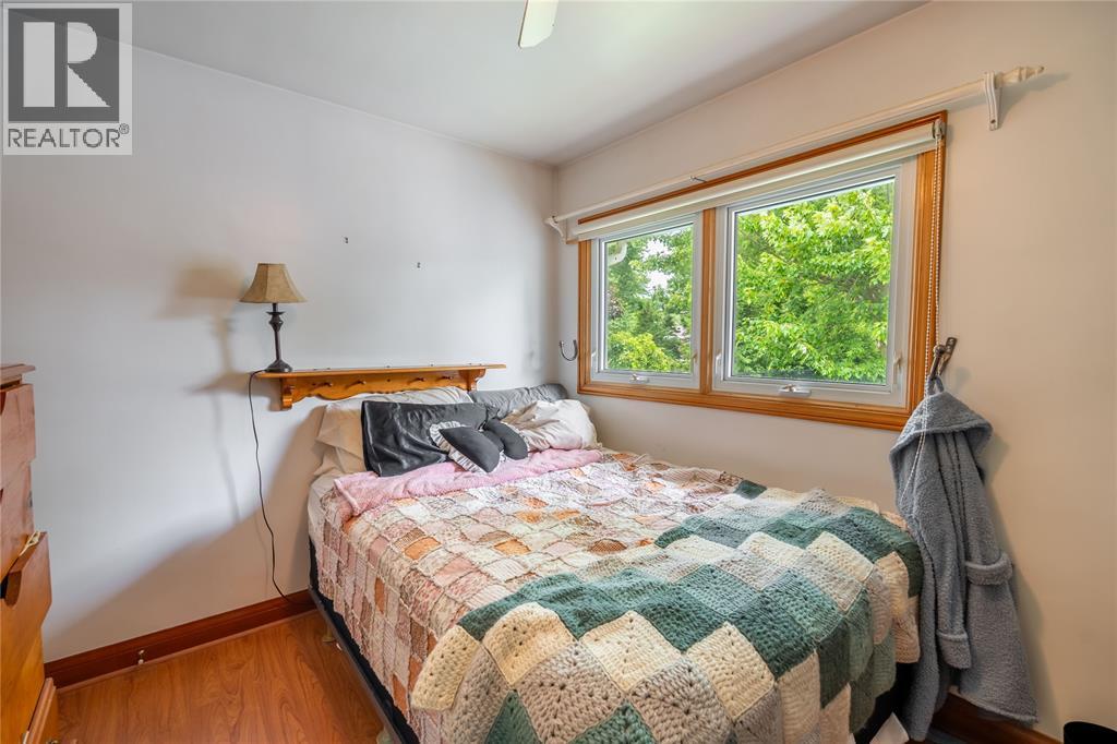 416 Ignatiefna Street, Petrolia, Ontario  N0N 1R0 - Photo 15 - 26018354