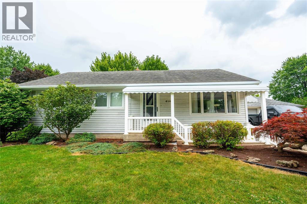 416 IGNATIEFNA STREET, Petrolia, Ontario
