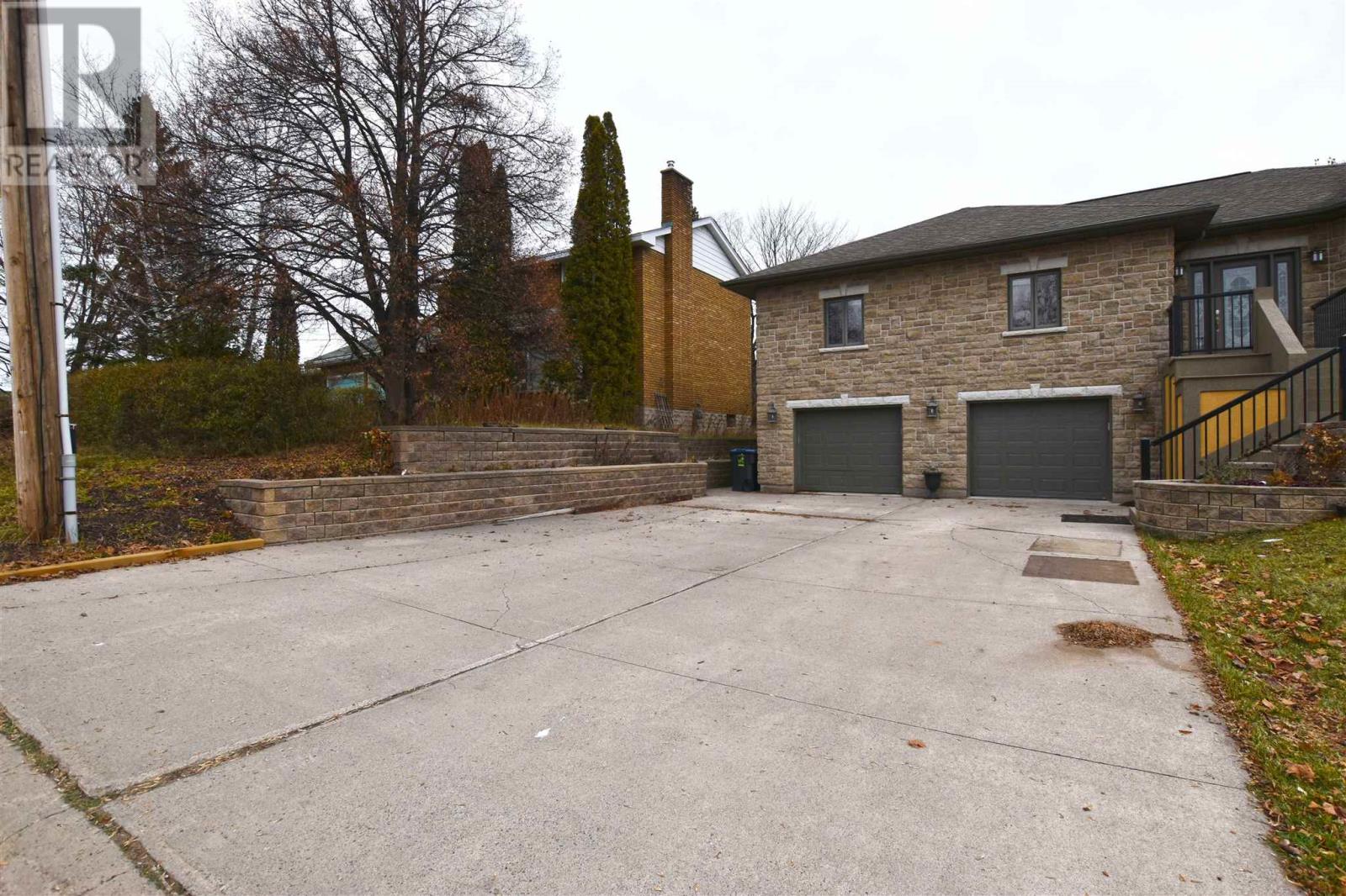 562 Wilson St, Sault Ste. Marie, Ontario  P6B 2L3 - Photo 3 - SM261814